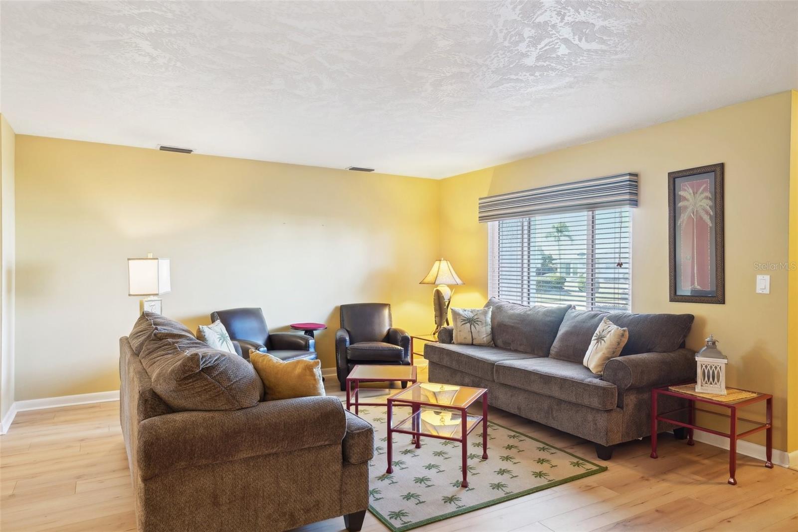 334 CLUB MANOR DR