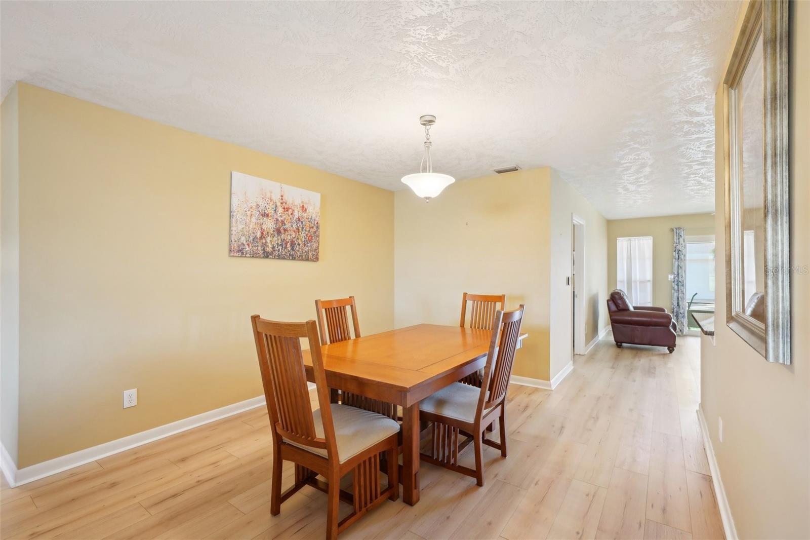334 CLUB MANOR DR