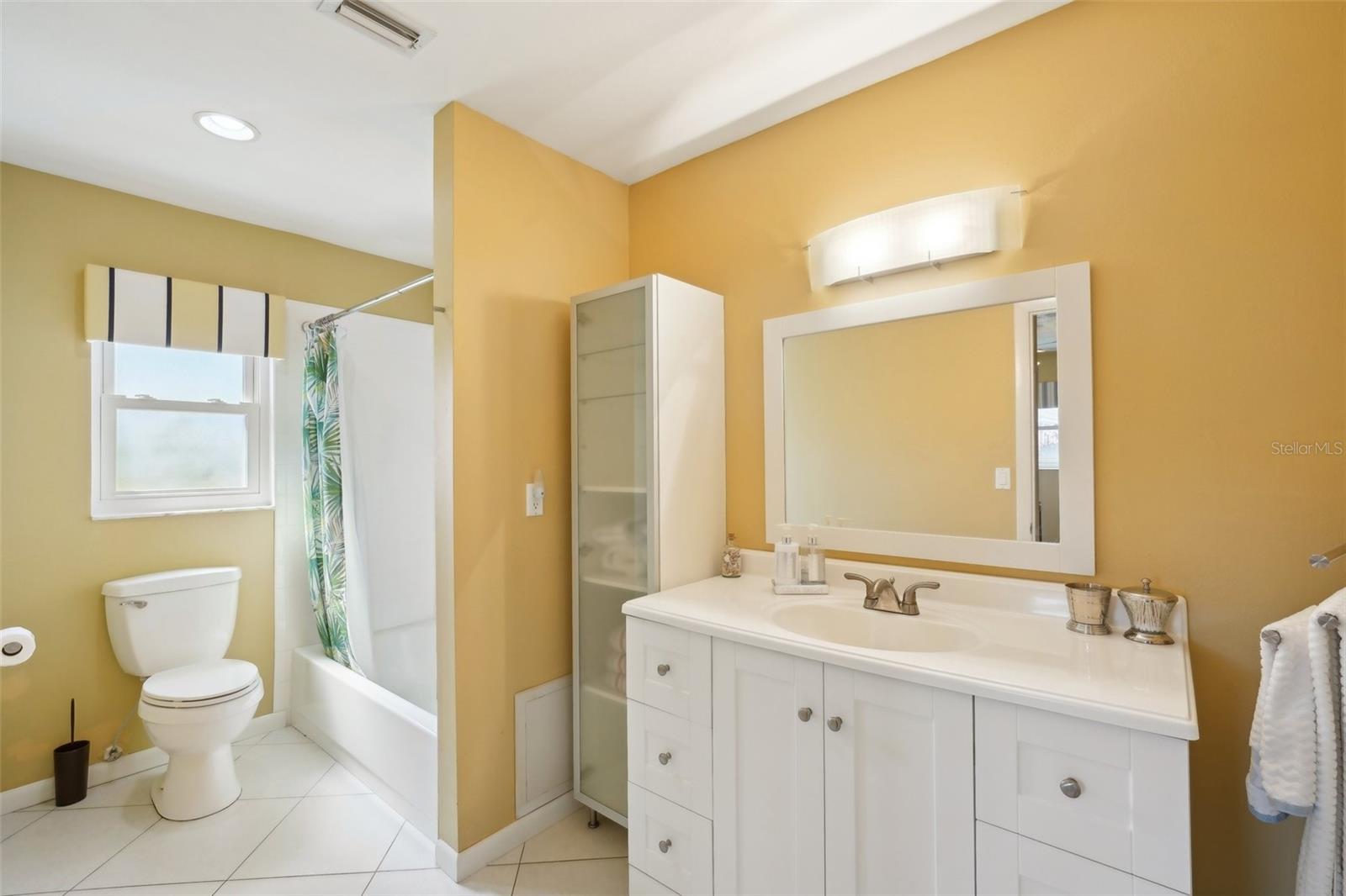 334 CLUB MANOR DR