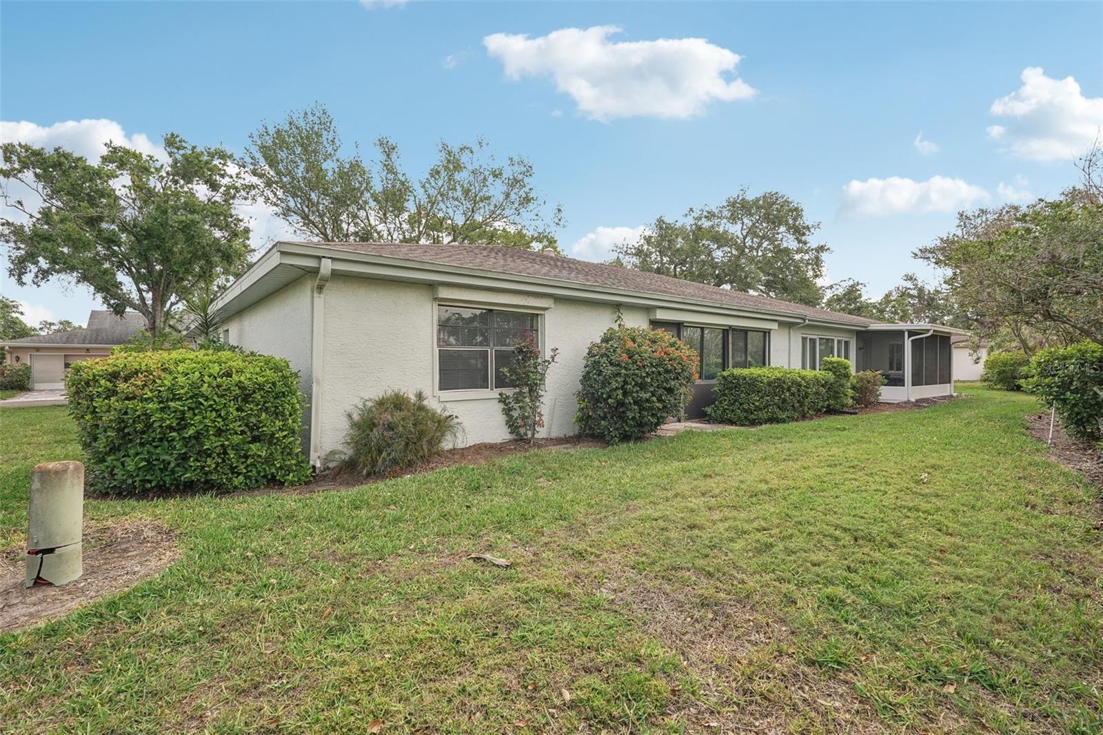 2529 LANCASTER DR