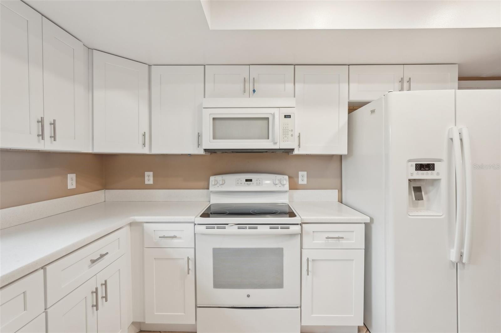 2529 LANCASTER DR