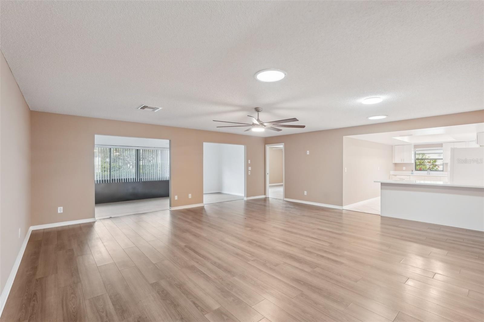 2529 LANCASTER DR