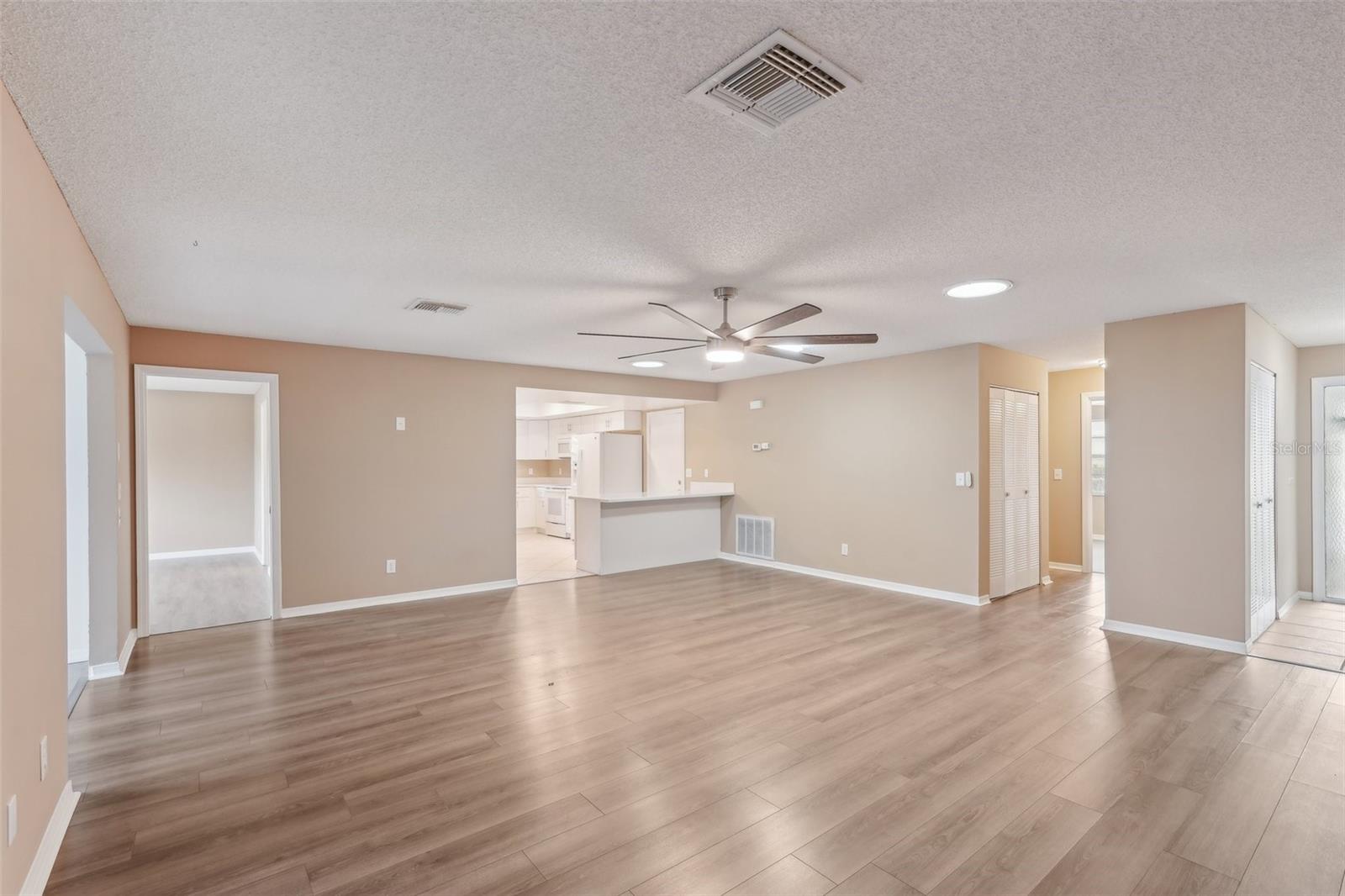2529 LANCASTER DR