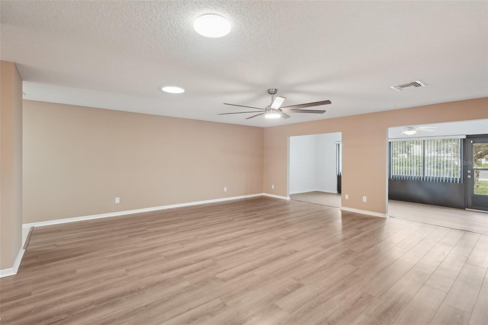 2529 LANCASTER DR