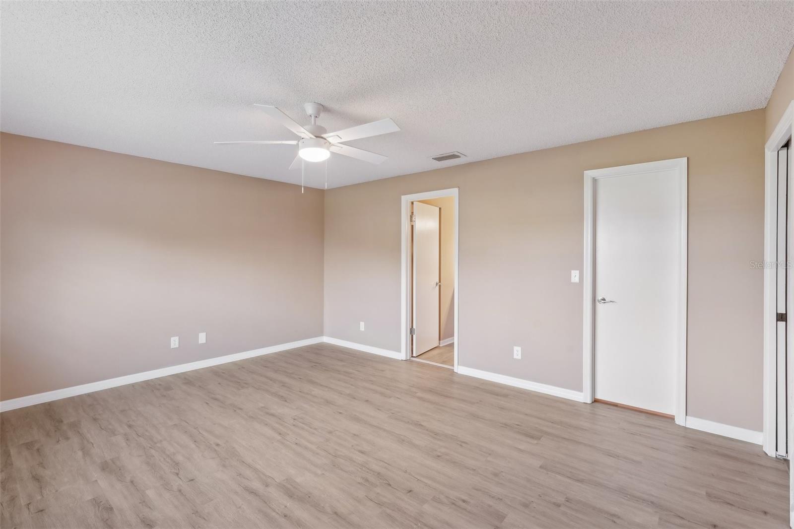 2529 LANCASTER DR