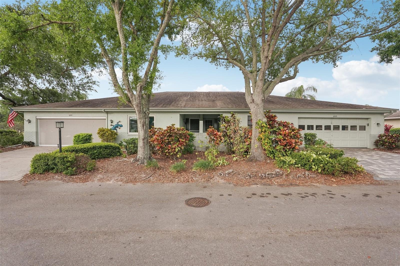 2529 LANCASTER DR