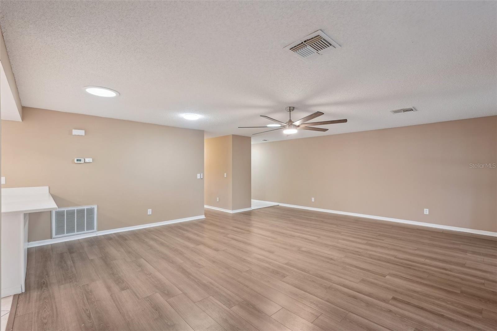 2529 LANCASTER DR
