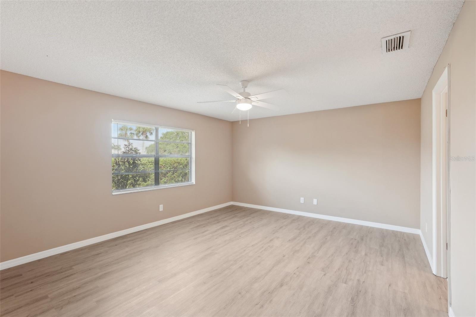 2529 LANCASTER DR