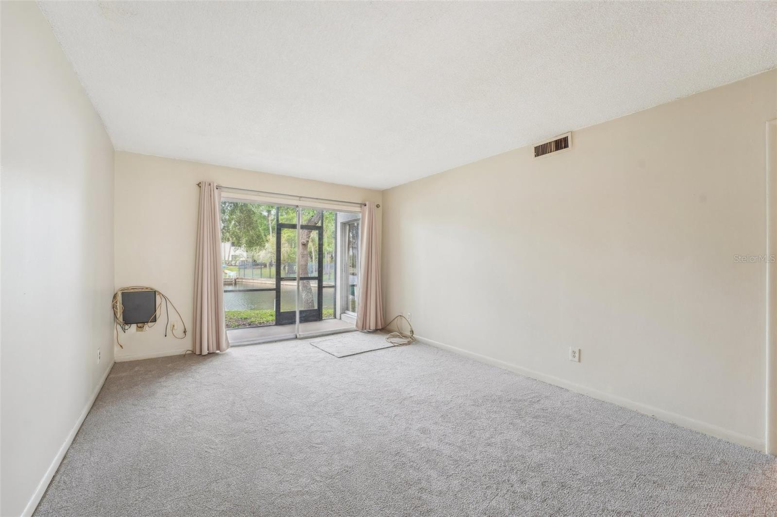 6301 NEWTOWN CIR #1A5