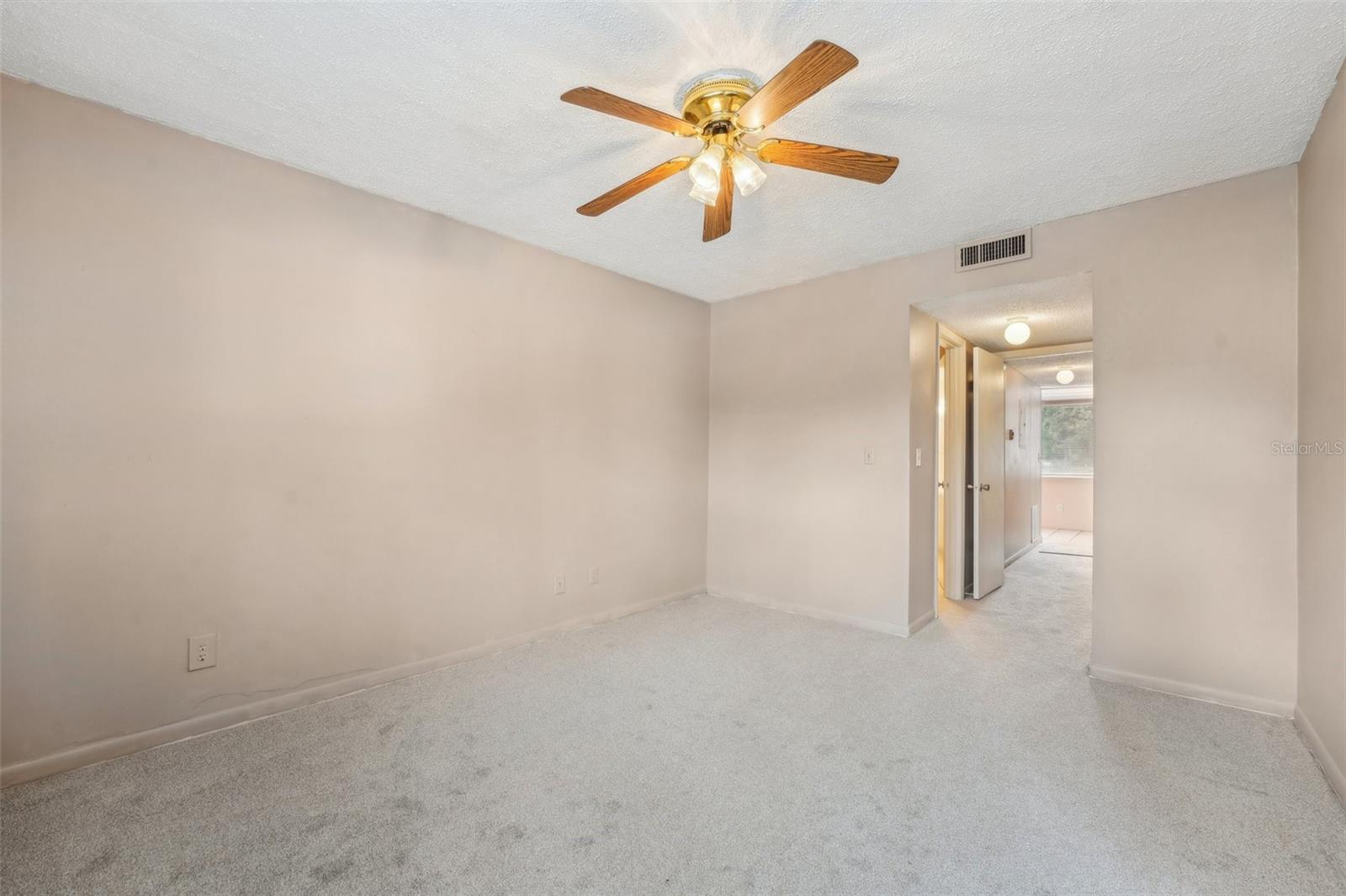 6301 NEWTOWN CIR #1A5