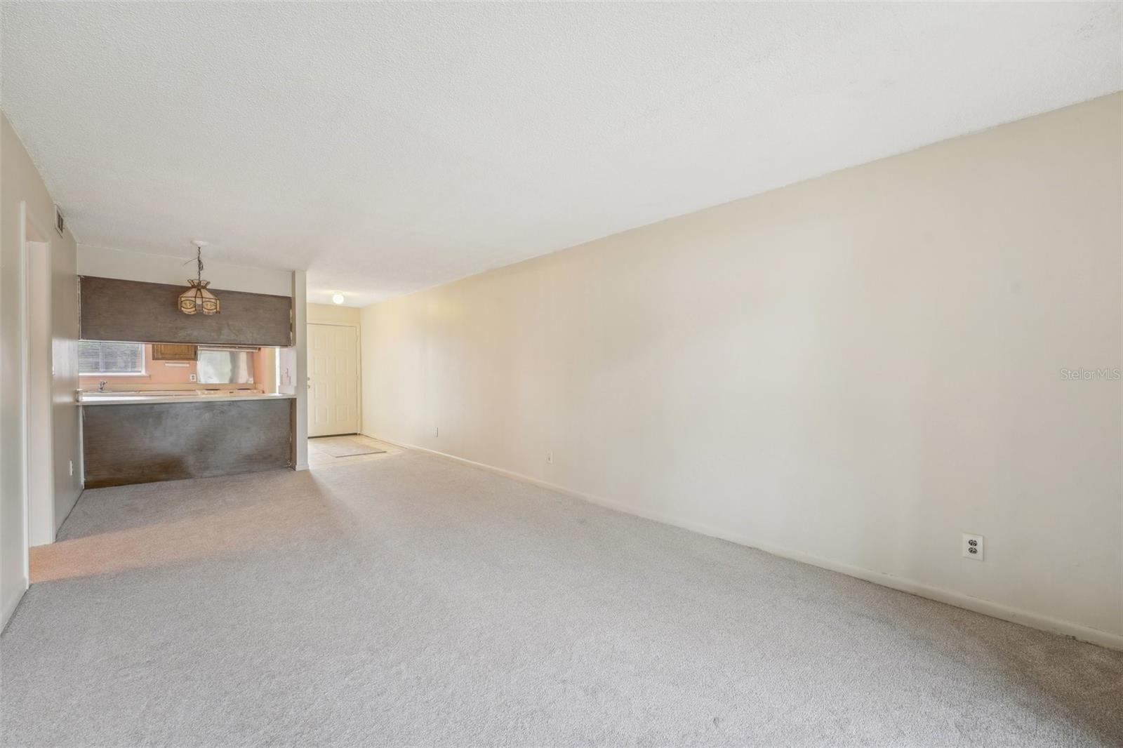 6301 NEWTOWN CIR #1A5