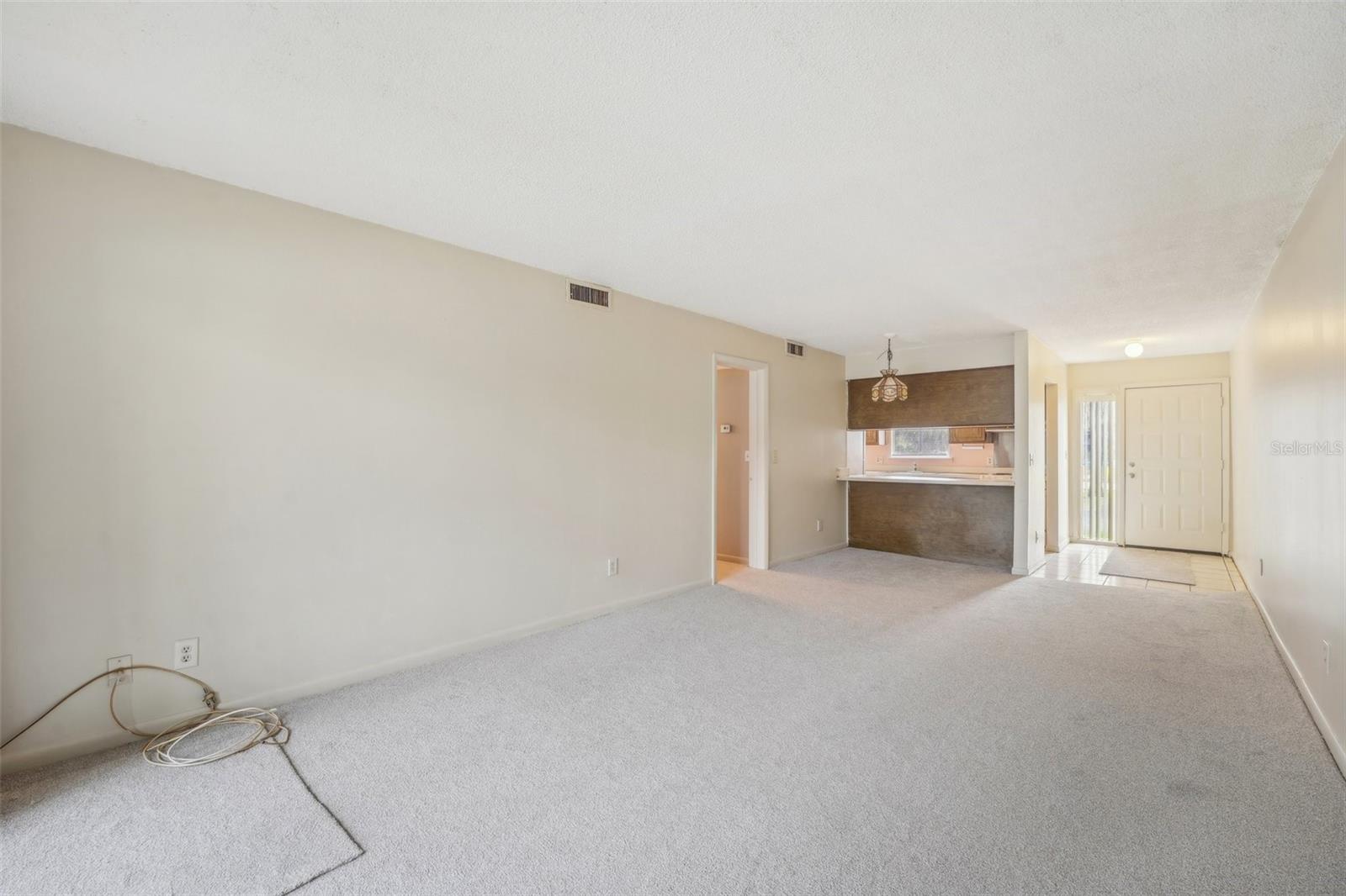 6301 NEWTOWN CIR #1A5