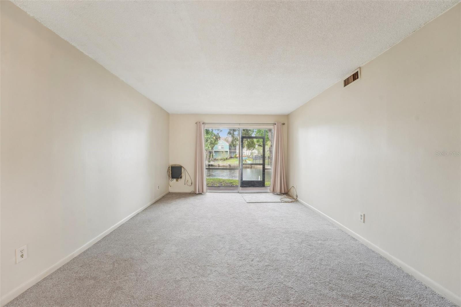 6301 NEWTOWN CIR #1A5