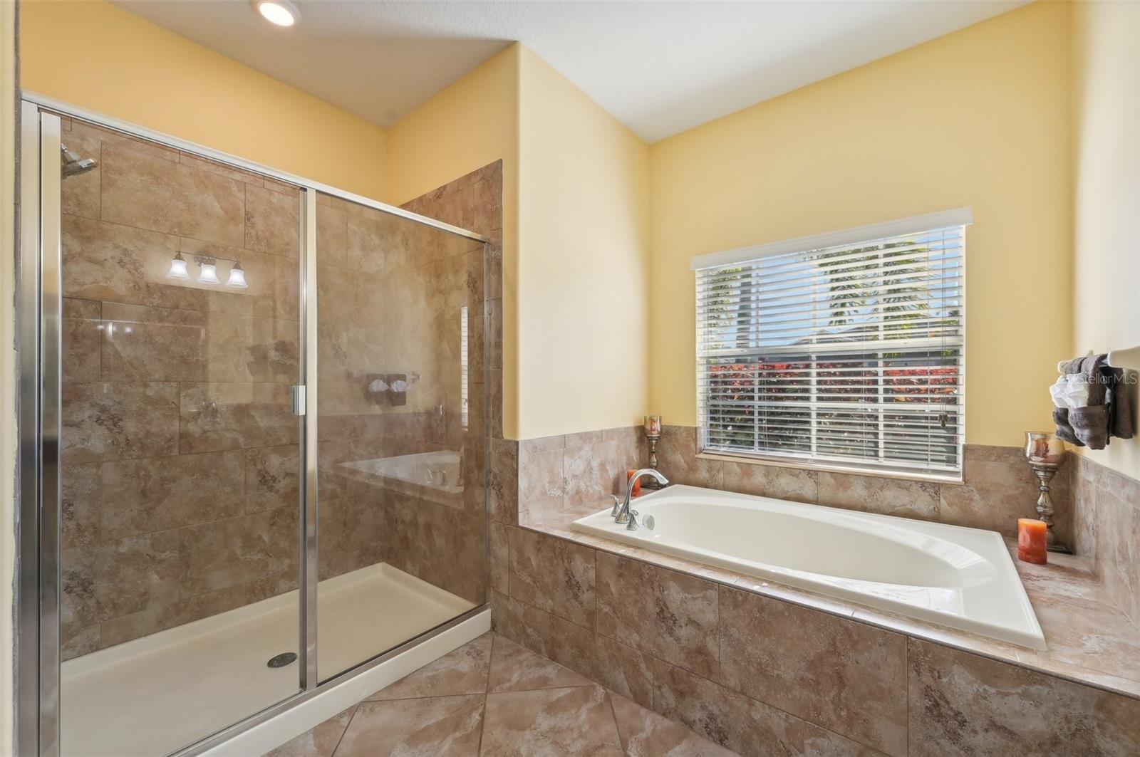 2417 CUMBERLAND CLIFF DR