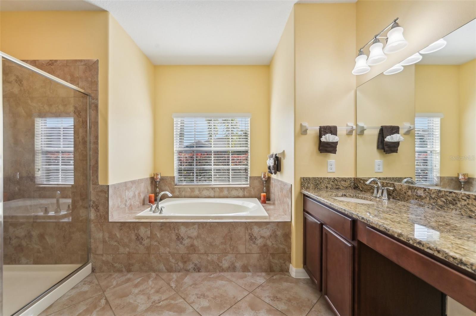 2417 CUMBERLAND CLIFF DR