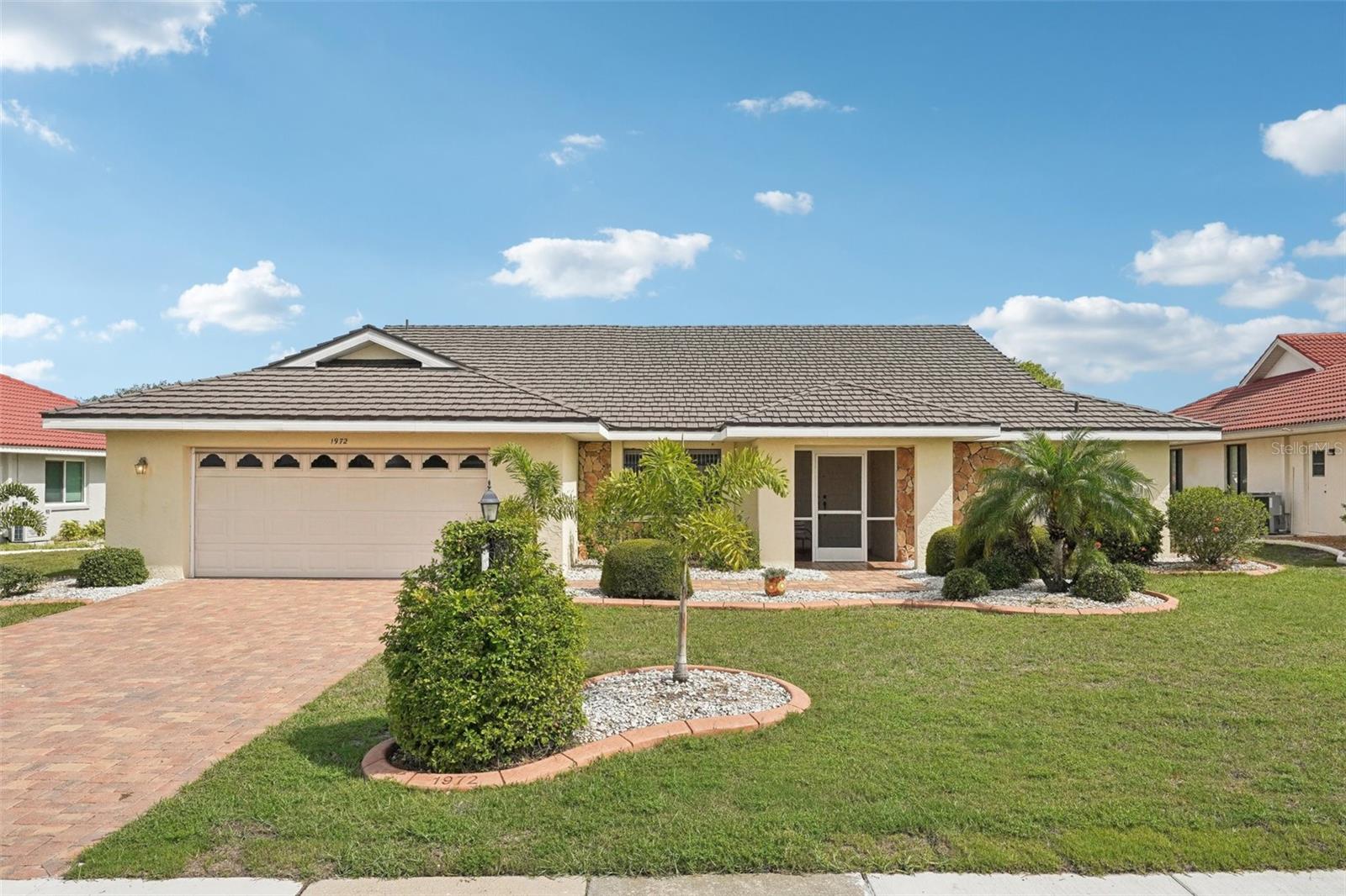 1972 WOLF LAUREL DR