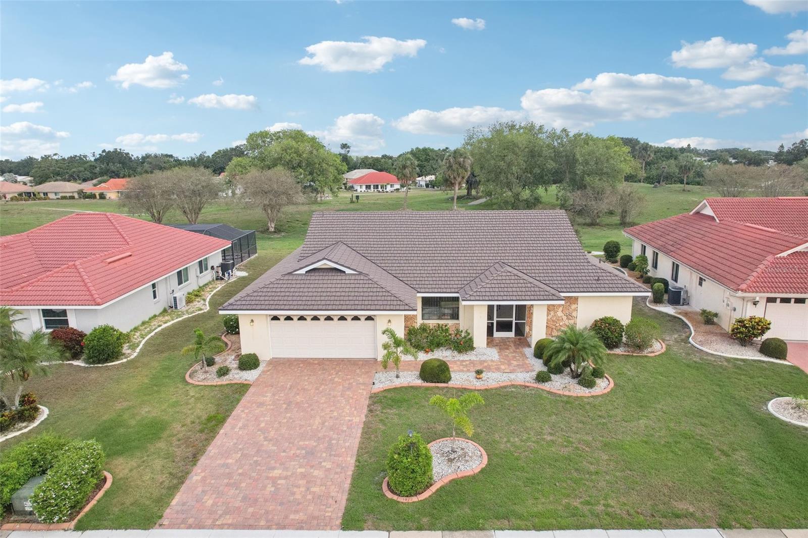1972 WOLF LAUREL DR