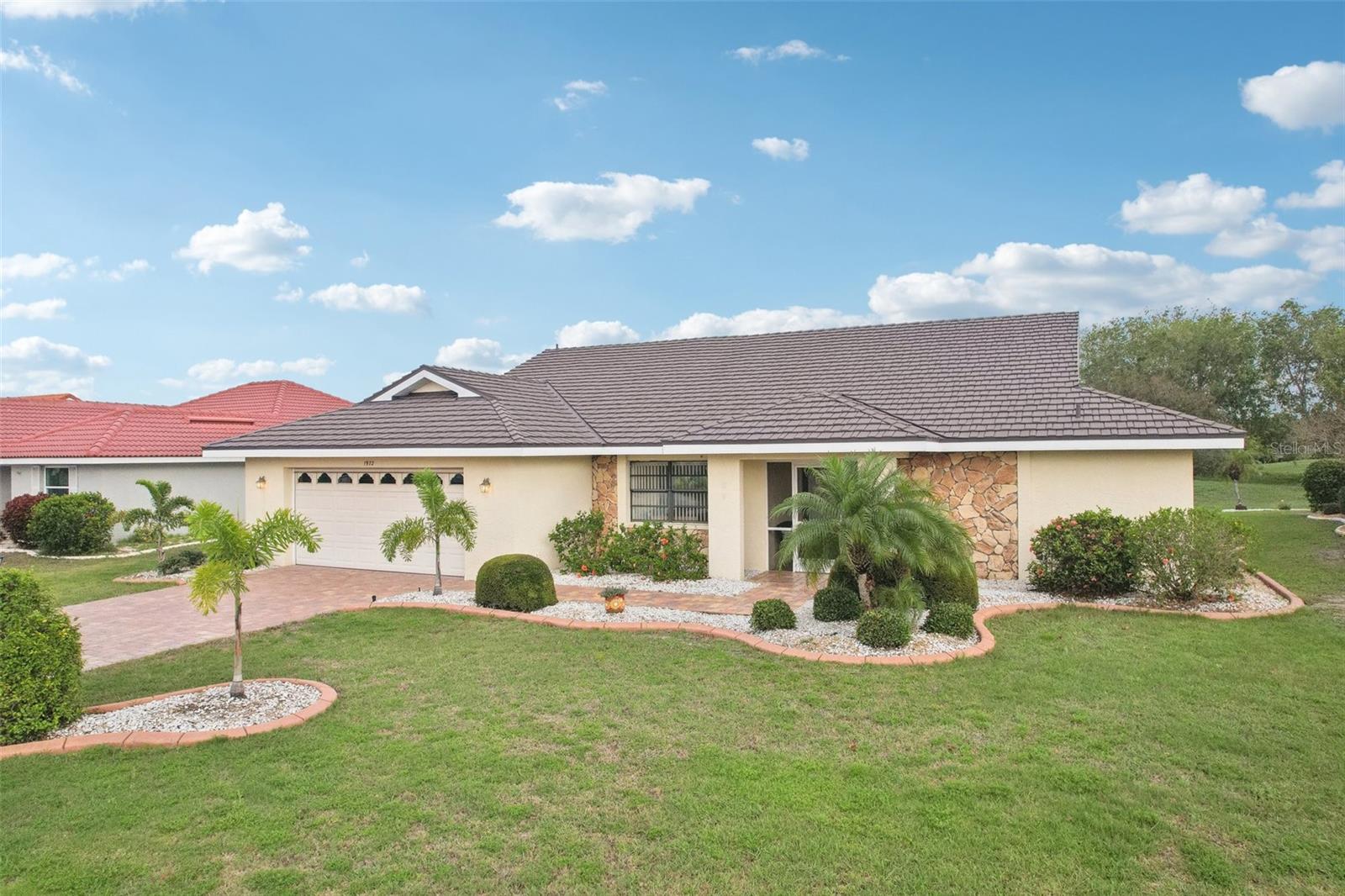 1972 WOLF LAUREL DR