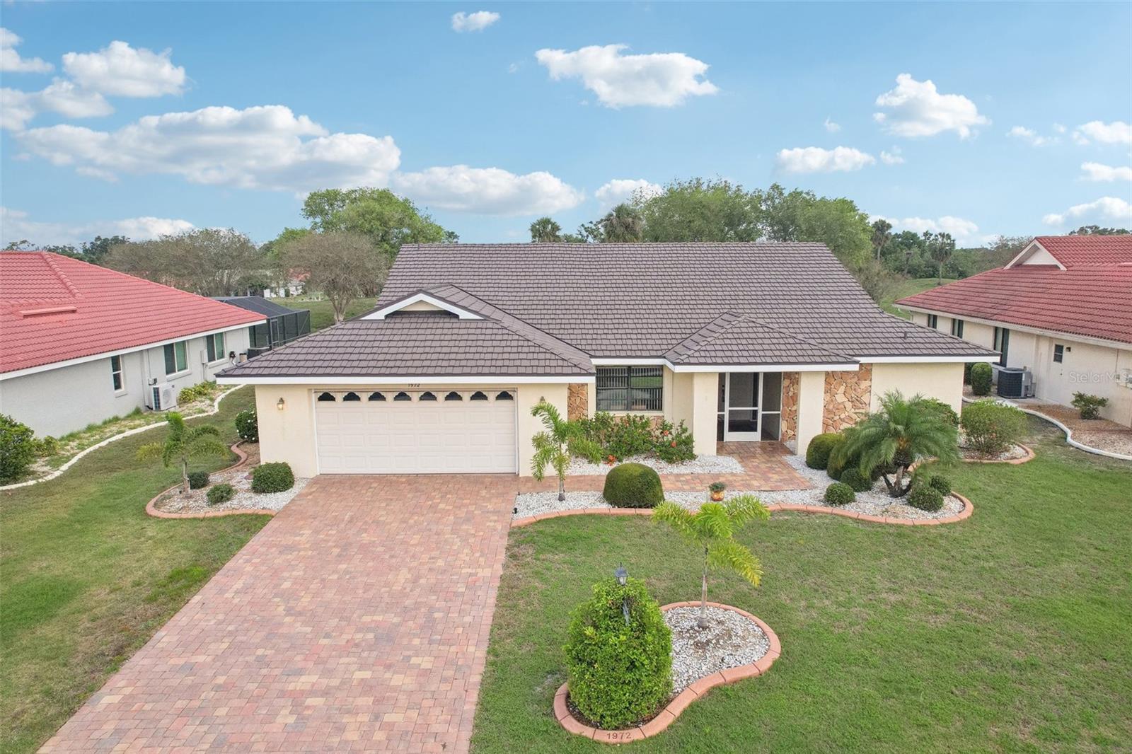 1972 WOLF LAUREL DR