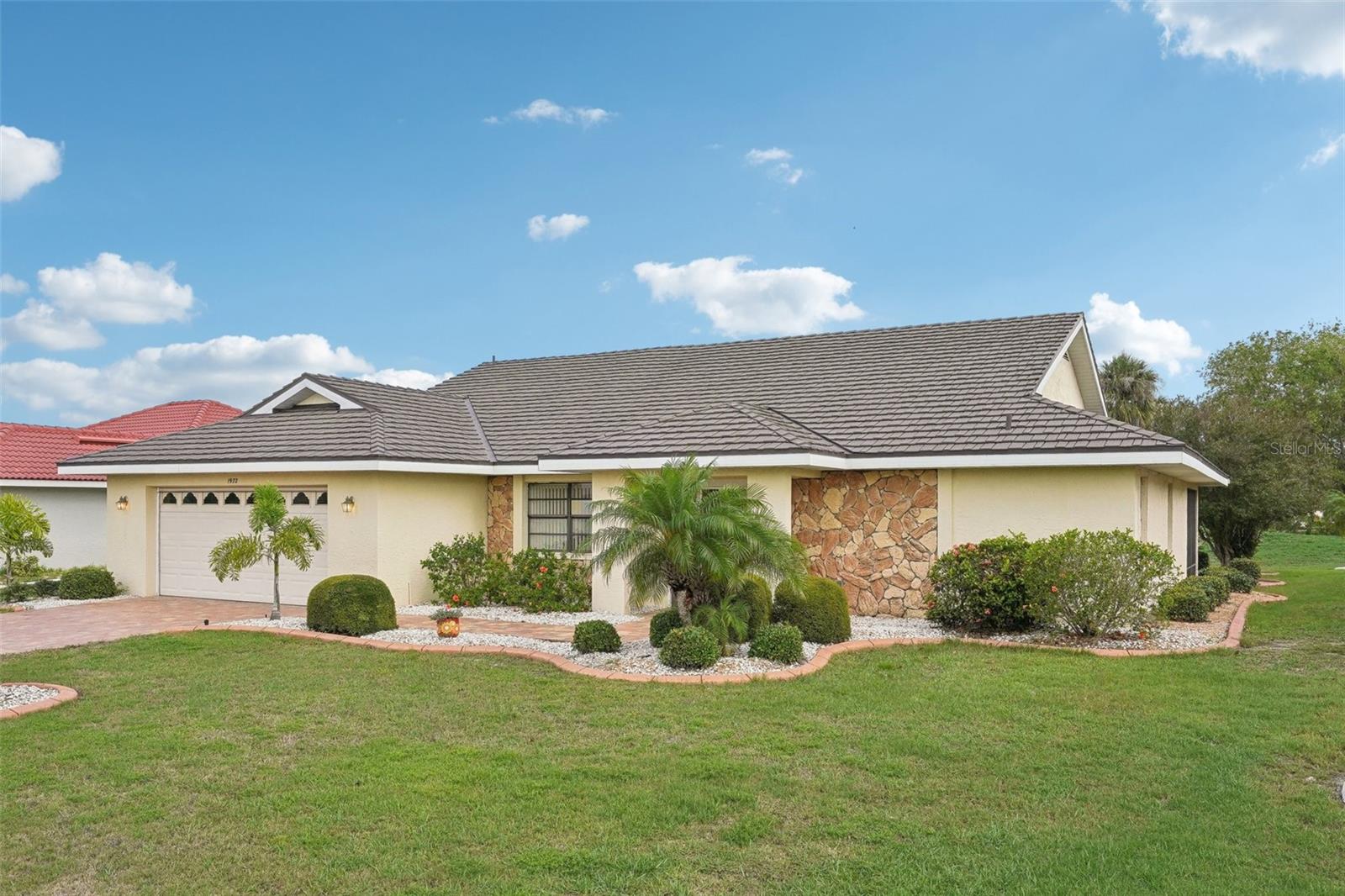 1972 WOLF LAUREL DR