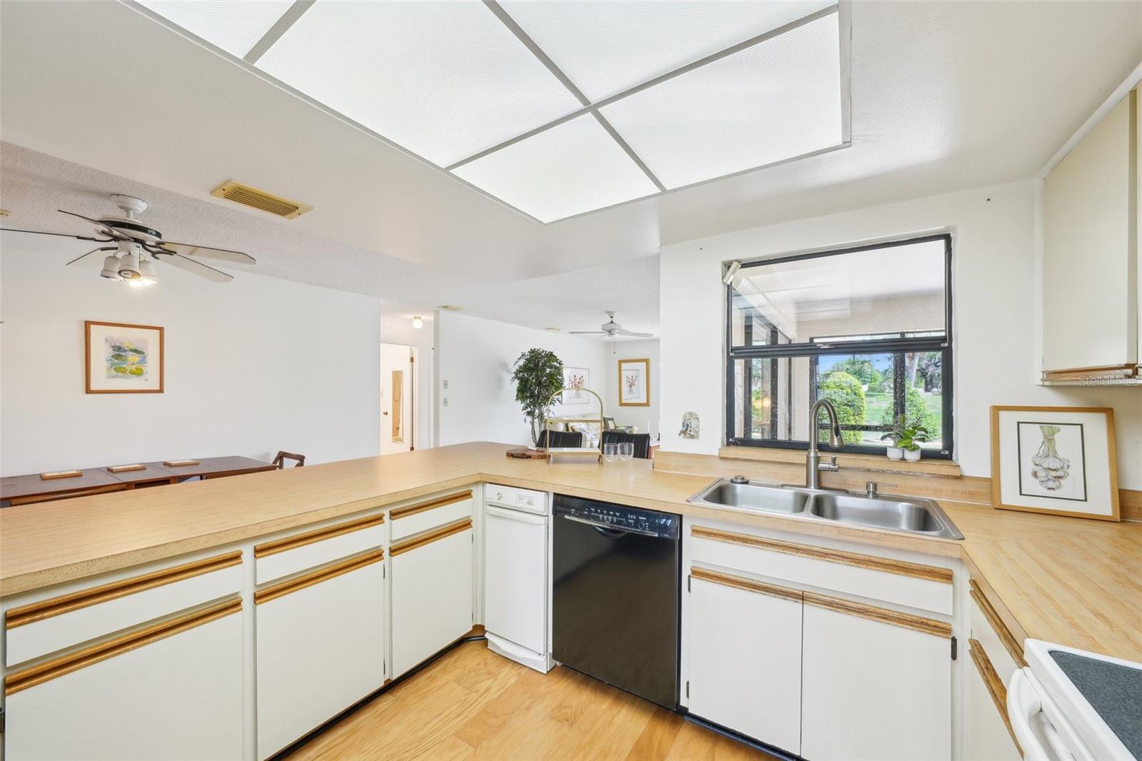 1972 WOLF LAUREL DR