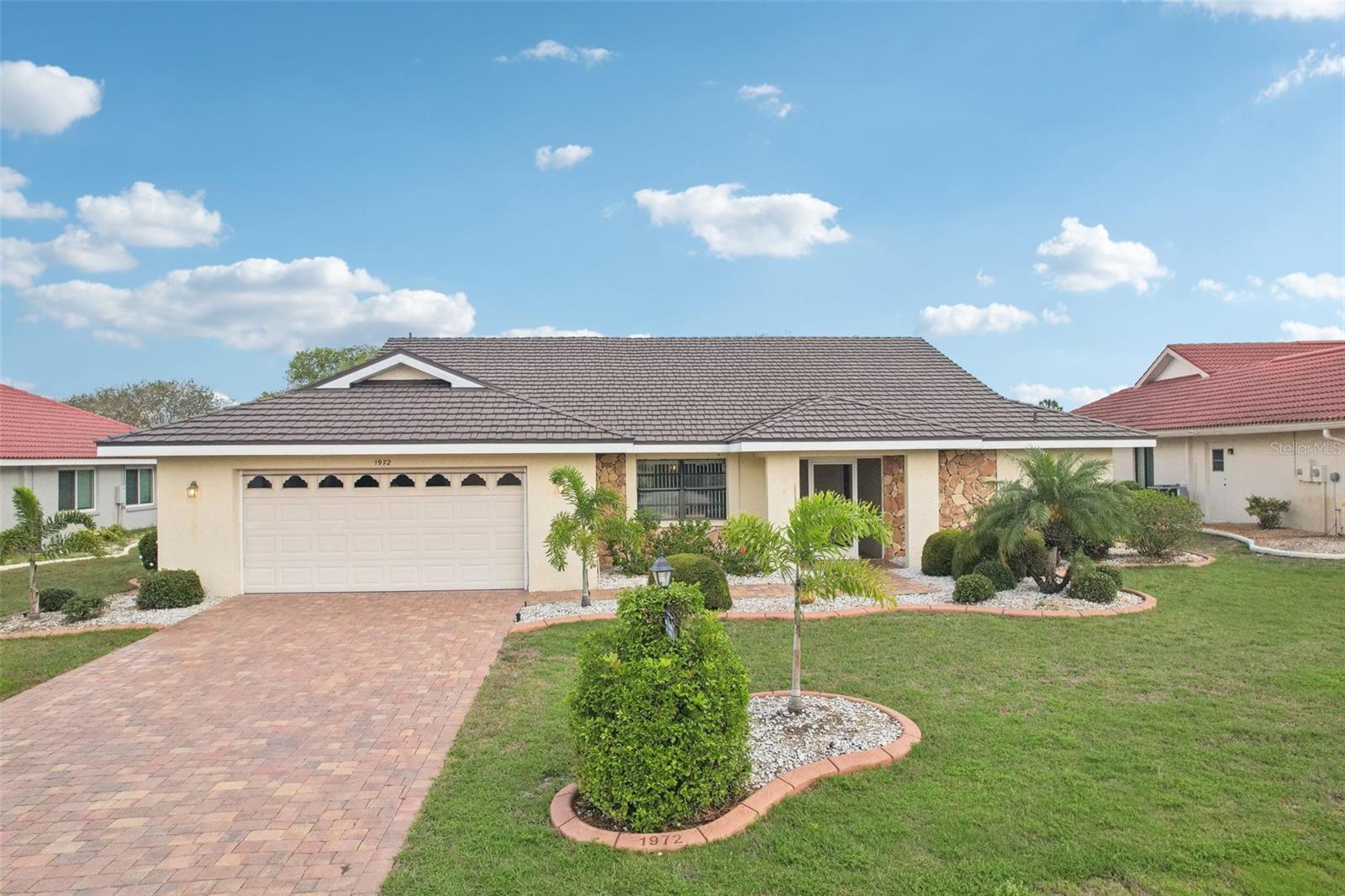 1972 WOLF LAUREL DR