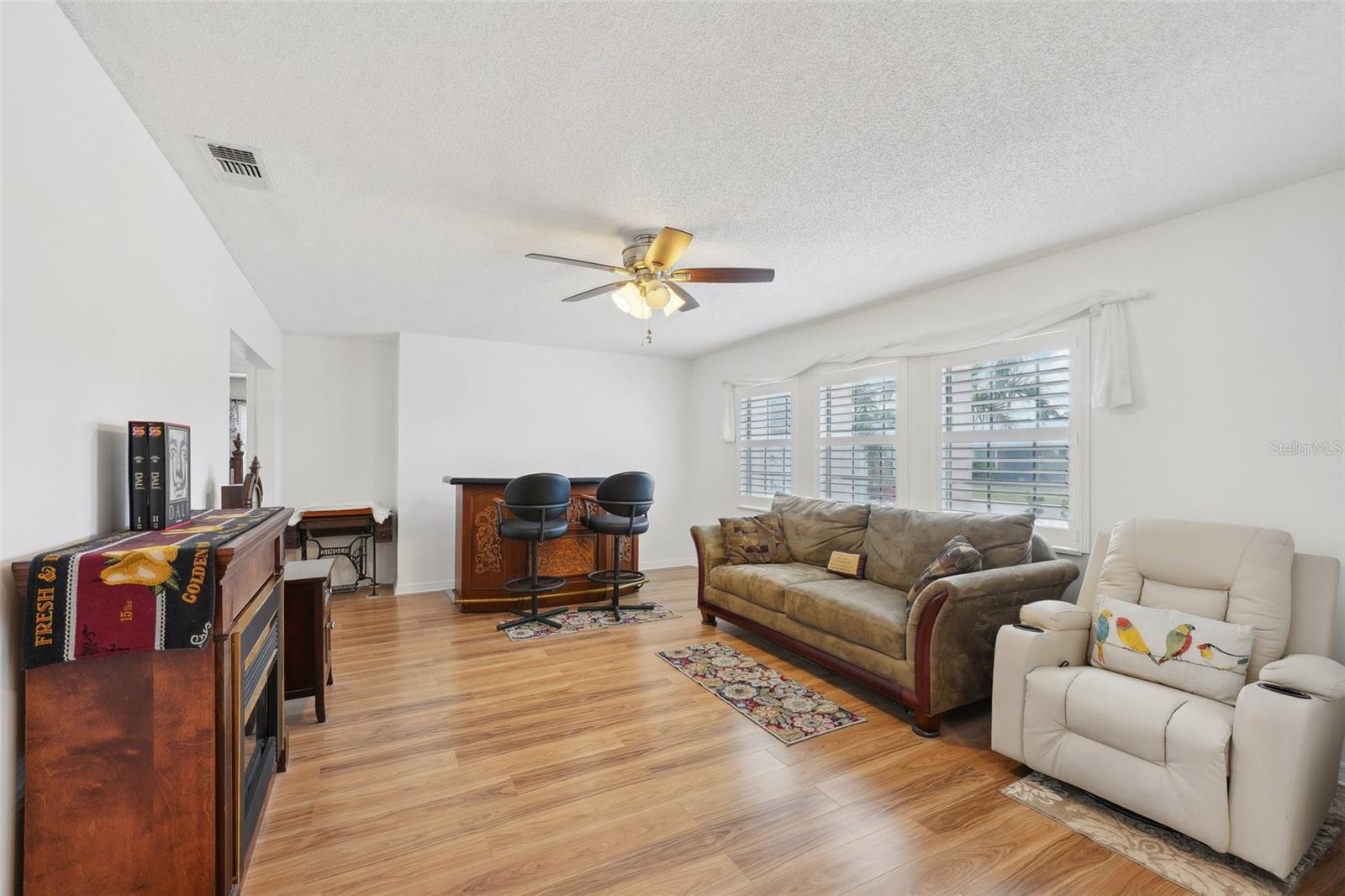 202 GRAYSON CT