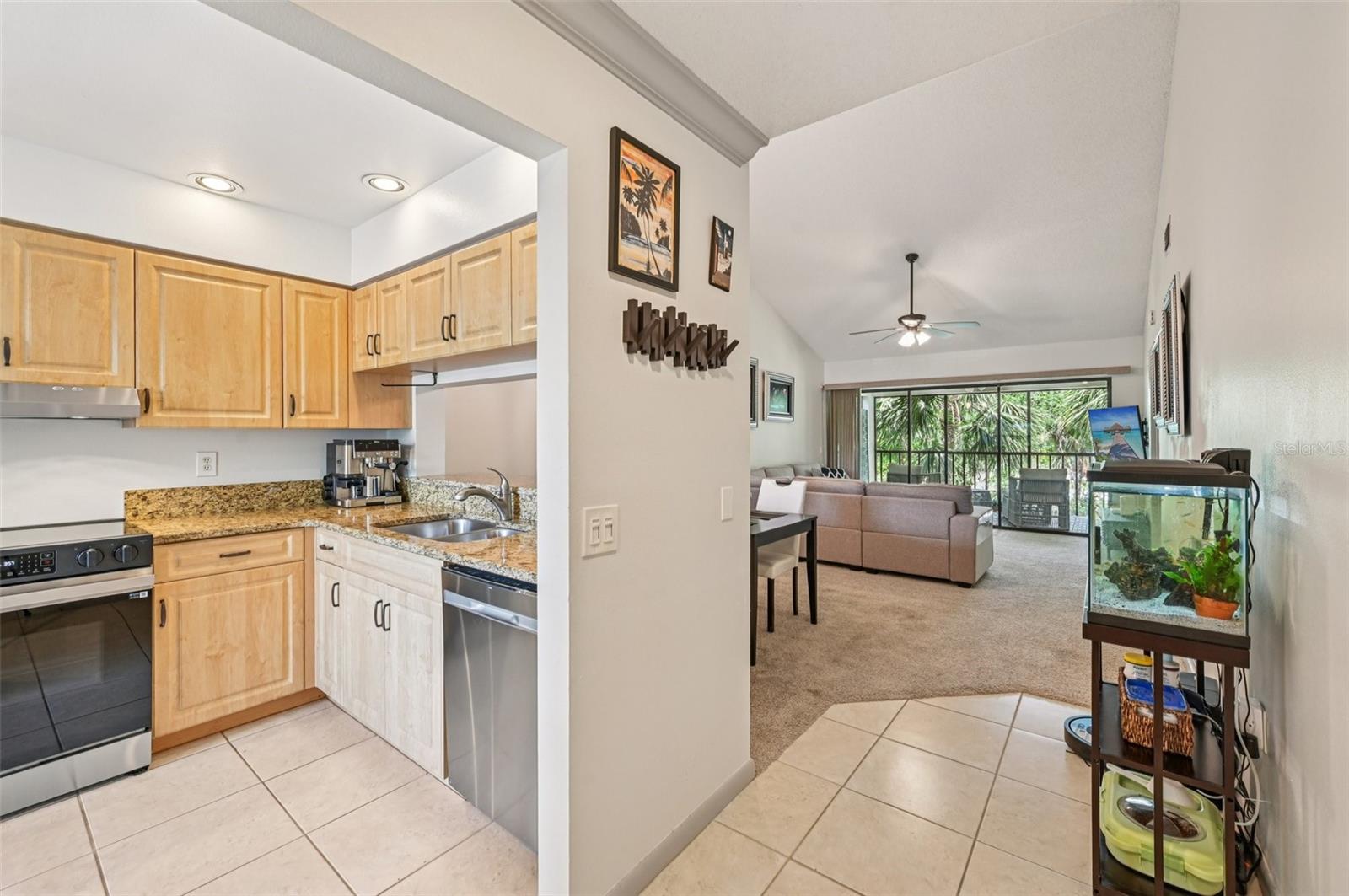 4735 WINSLOW BEACON #14