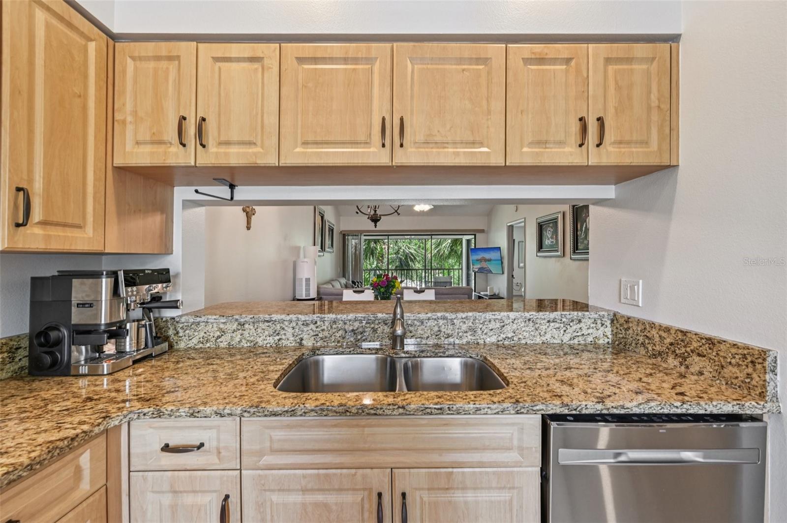 4735 WINSLOW BEACON #14