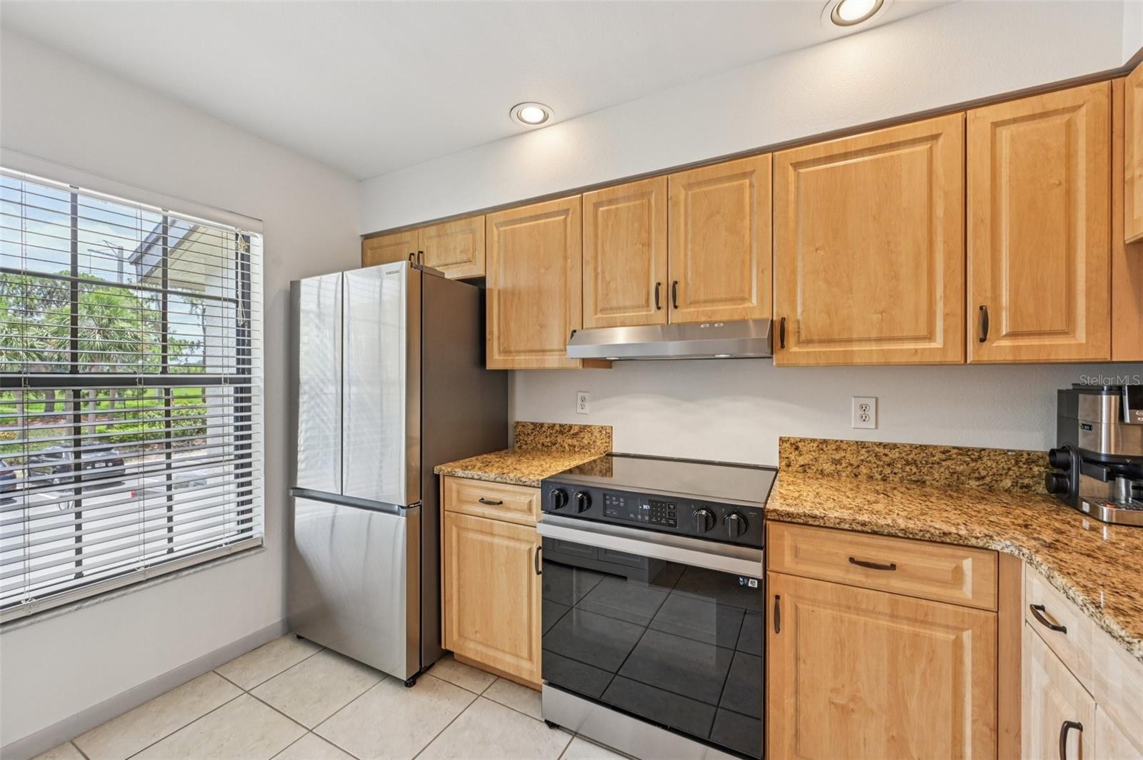 4735 WINSLOW BEACON #14