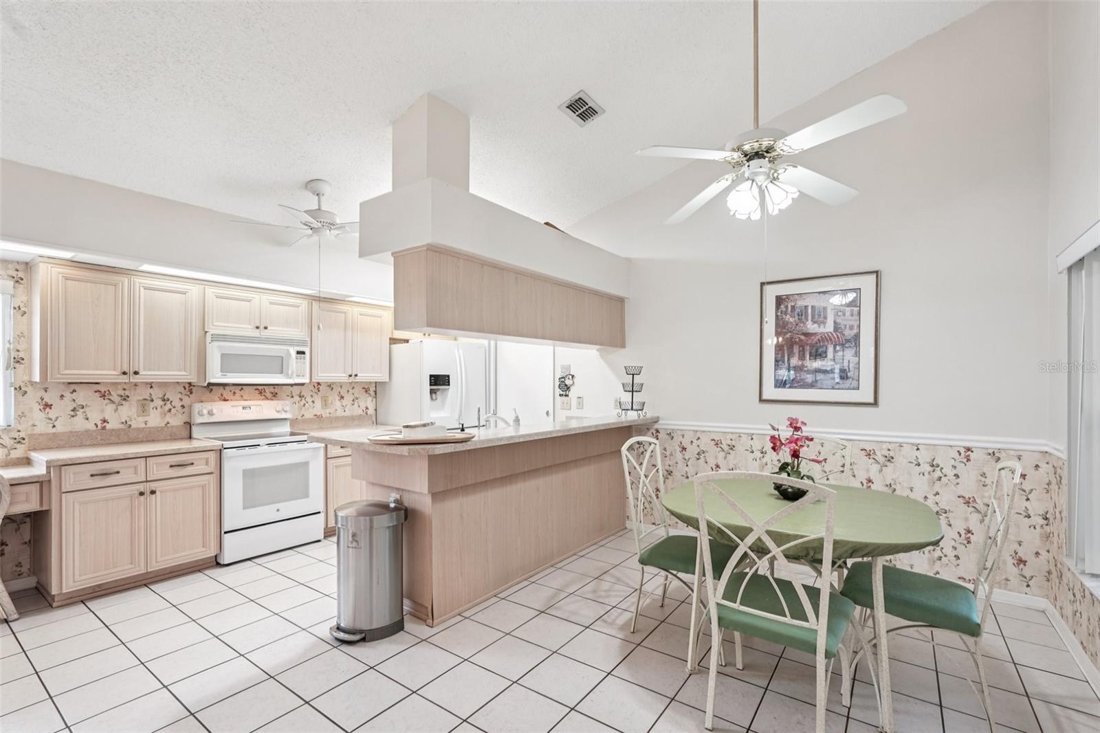 1901 E DEL WEBB BLVD