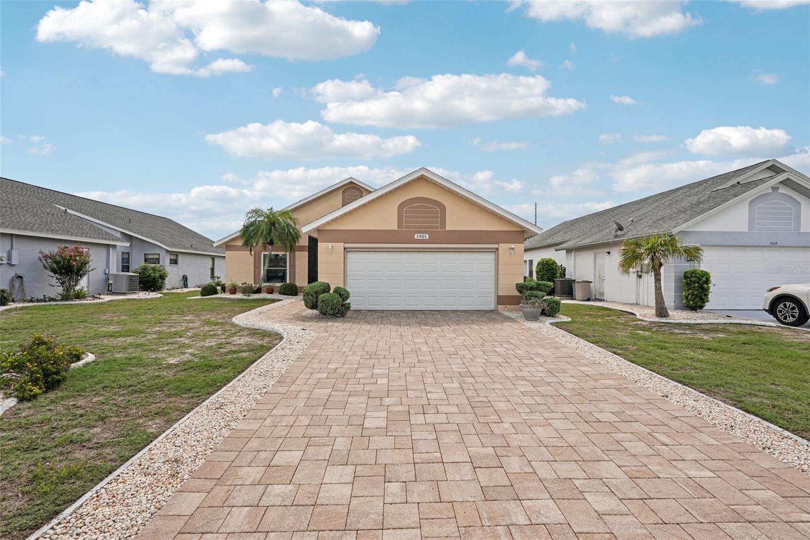 1901 E DEL WEBB BLVD