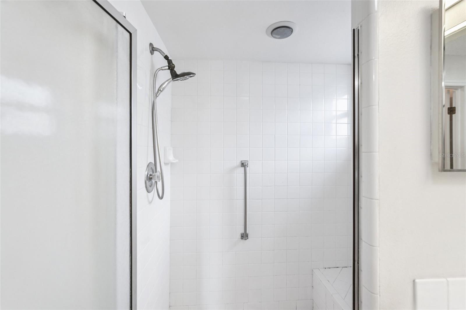 1901 E DEL WEBB BLVD