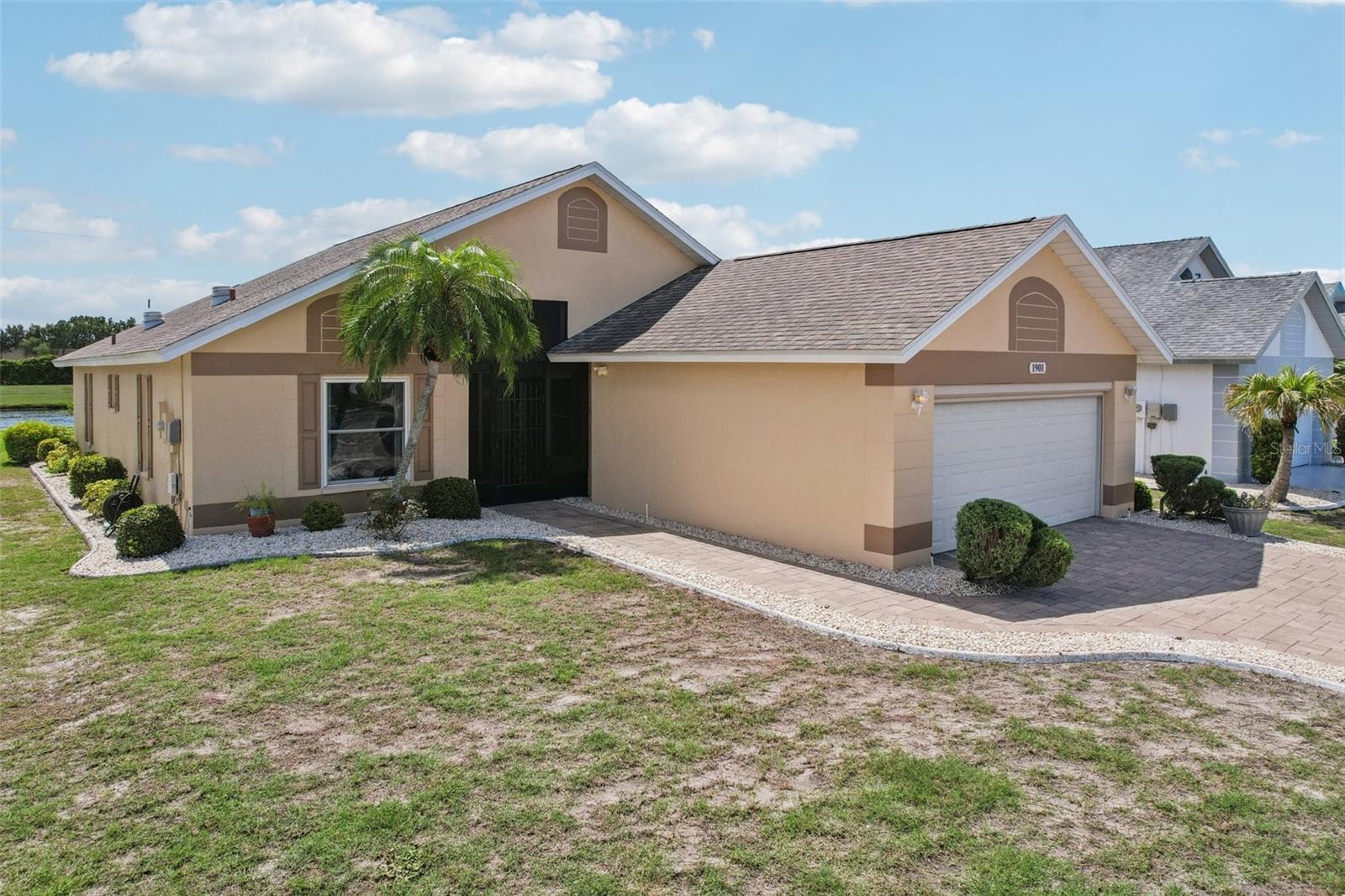 1901 E DEL WEBB BLVD