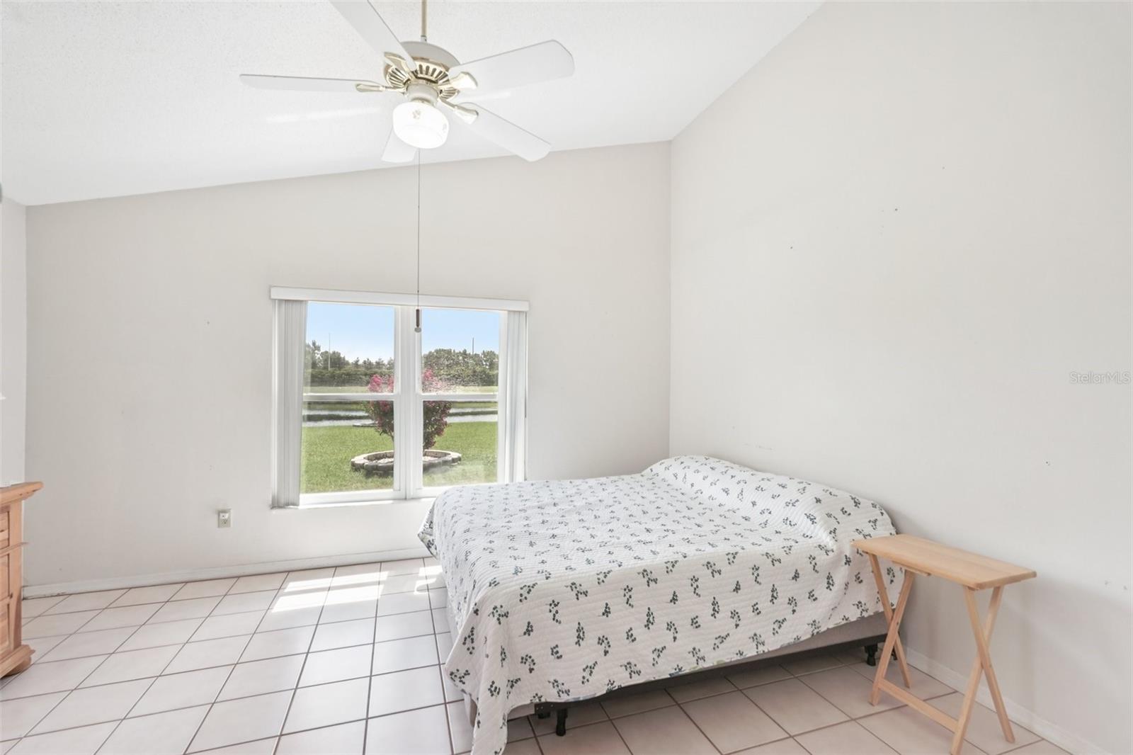 1901 E DEL WEBB BLVD