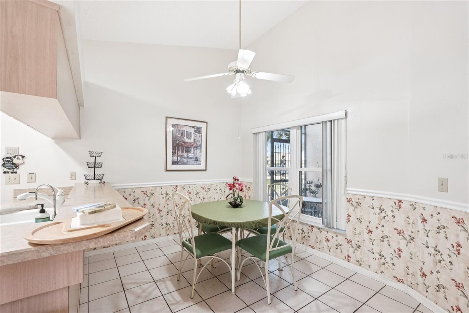 1901 E DEL WEBB BLVD