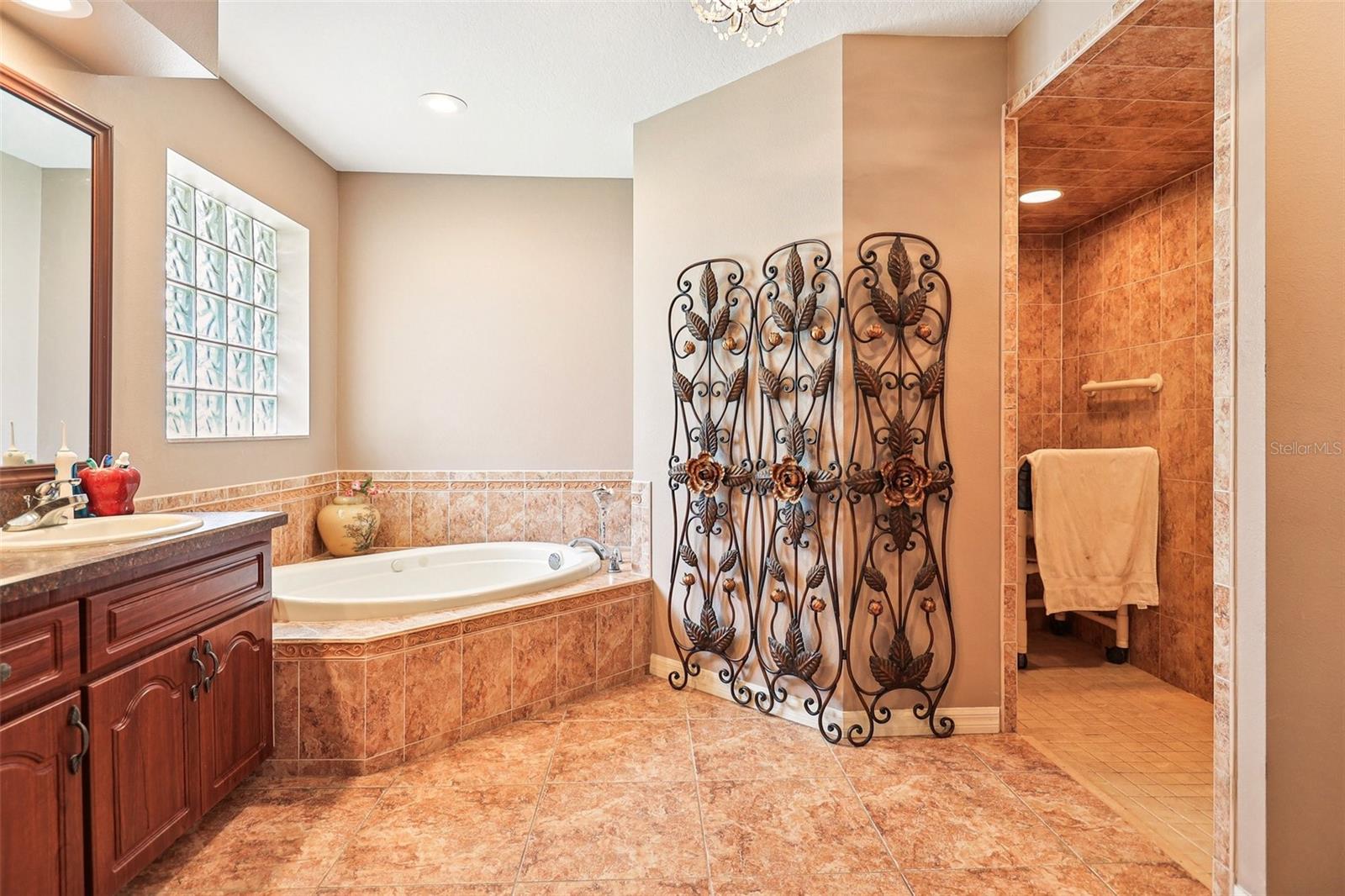 10537 SMOKIE CREEK LN