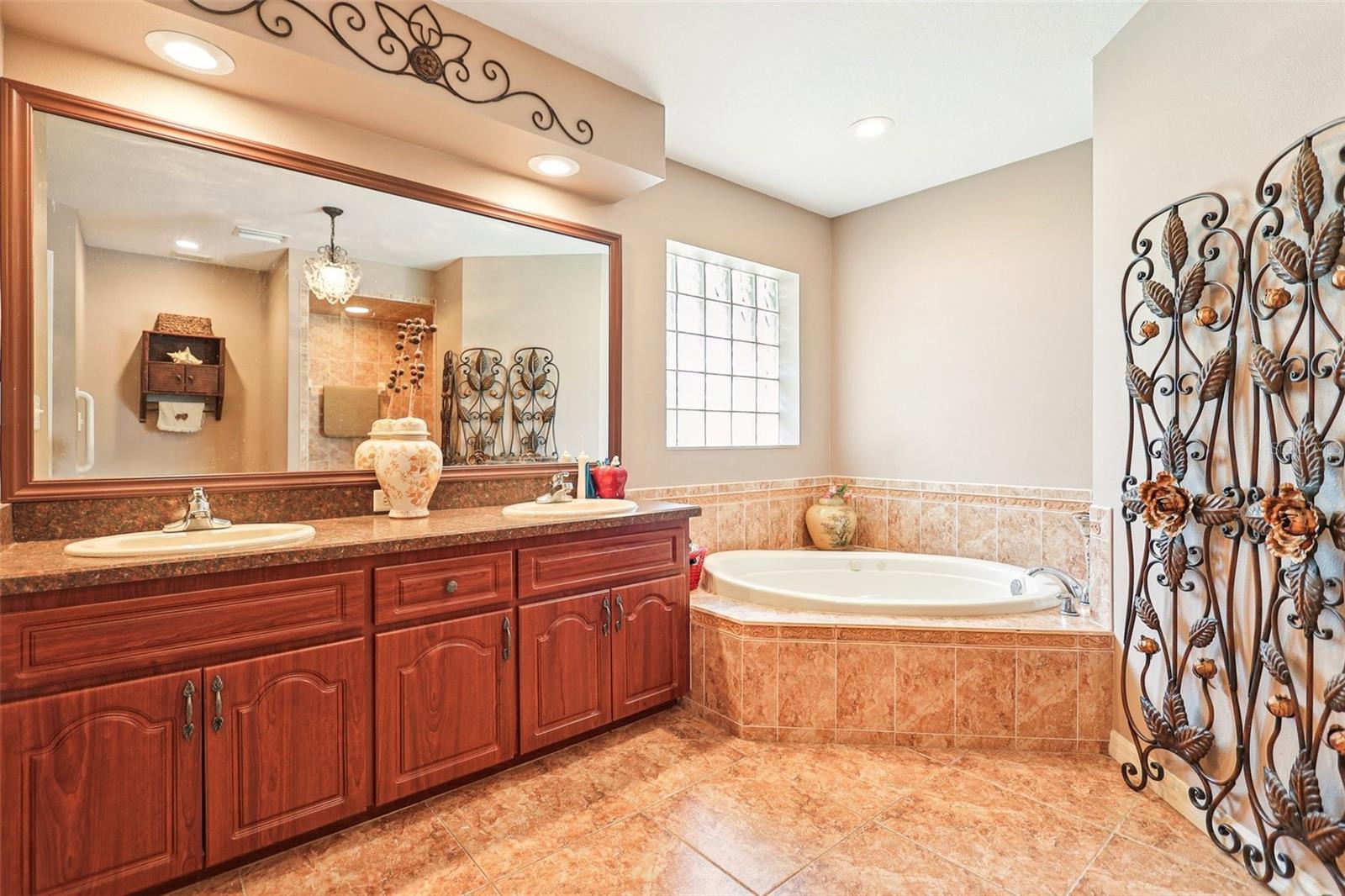 10537 SMOKIE CREEK LN