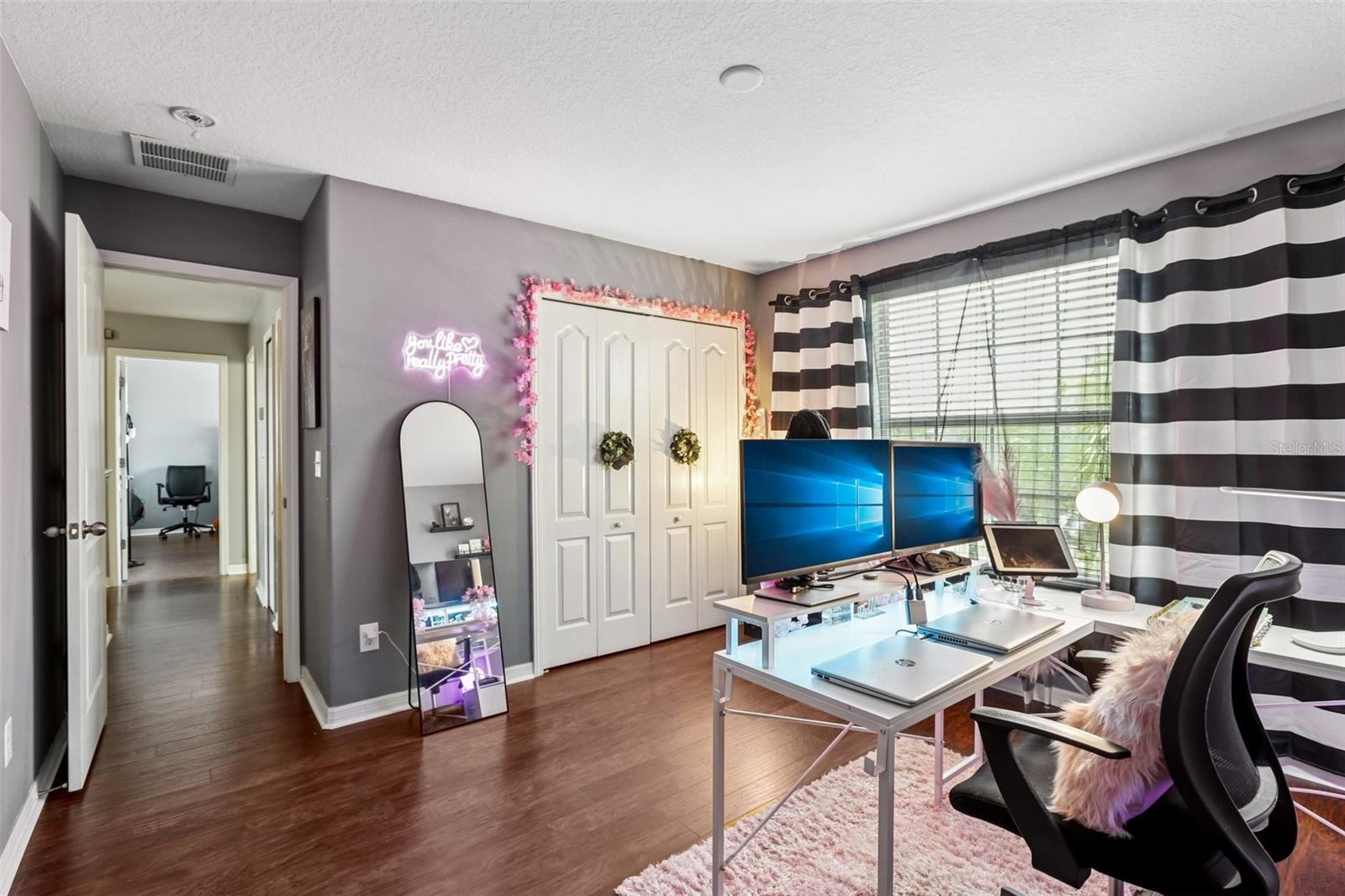 1811 PALM WARBLER LN