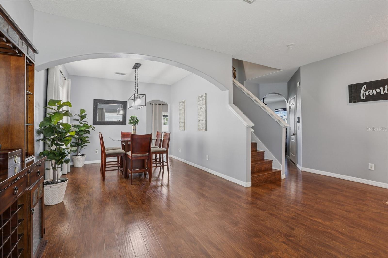 1811 PALM WARBLER LN