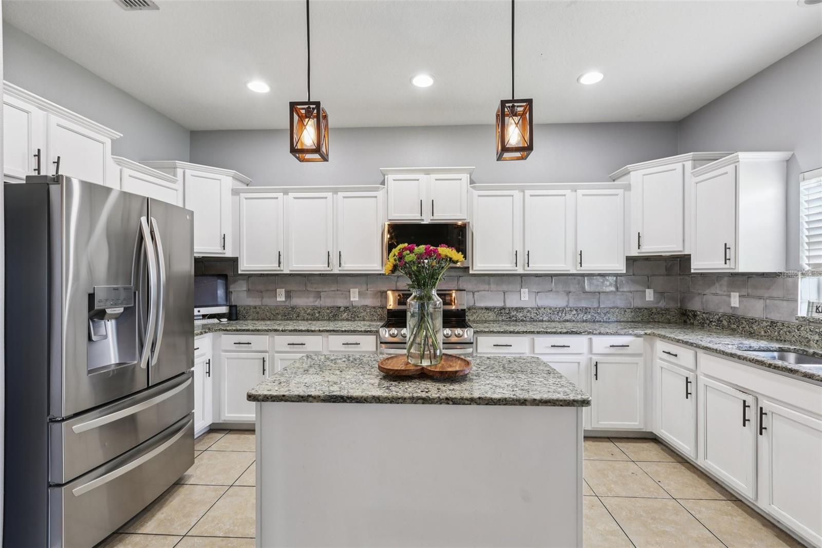 1811 PALM WARBLER LN