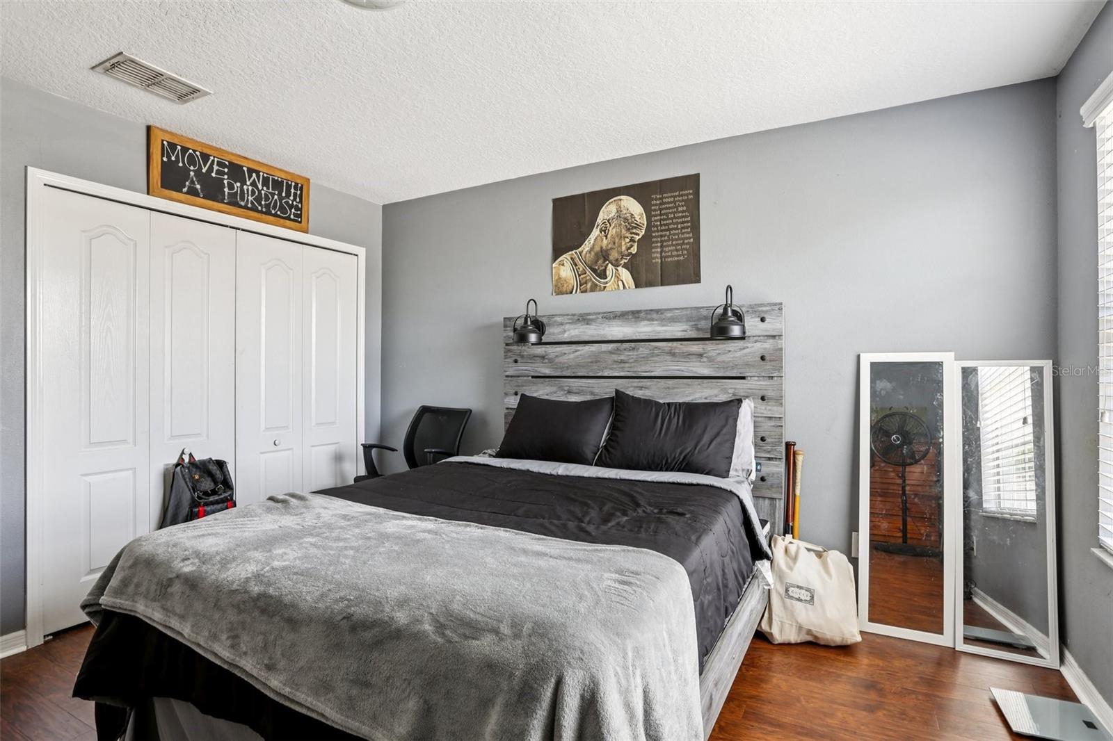 1811 PALM WARBLER LN