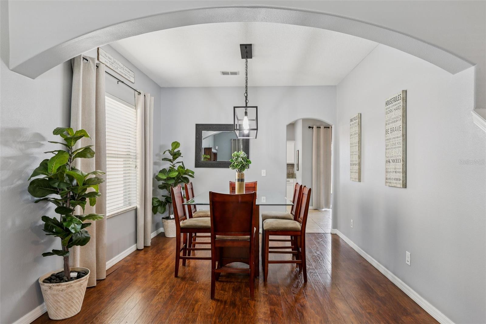 1811 PALM WARBLER LN