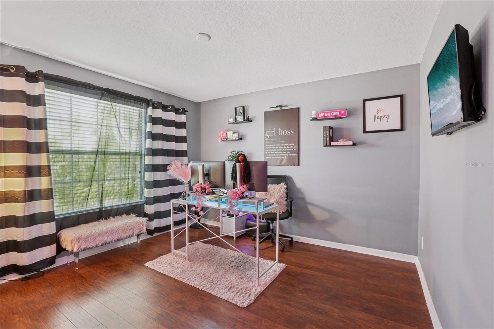 1811 PALM WARBLER LN