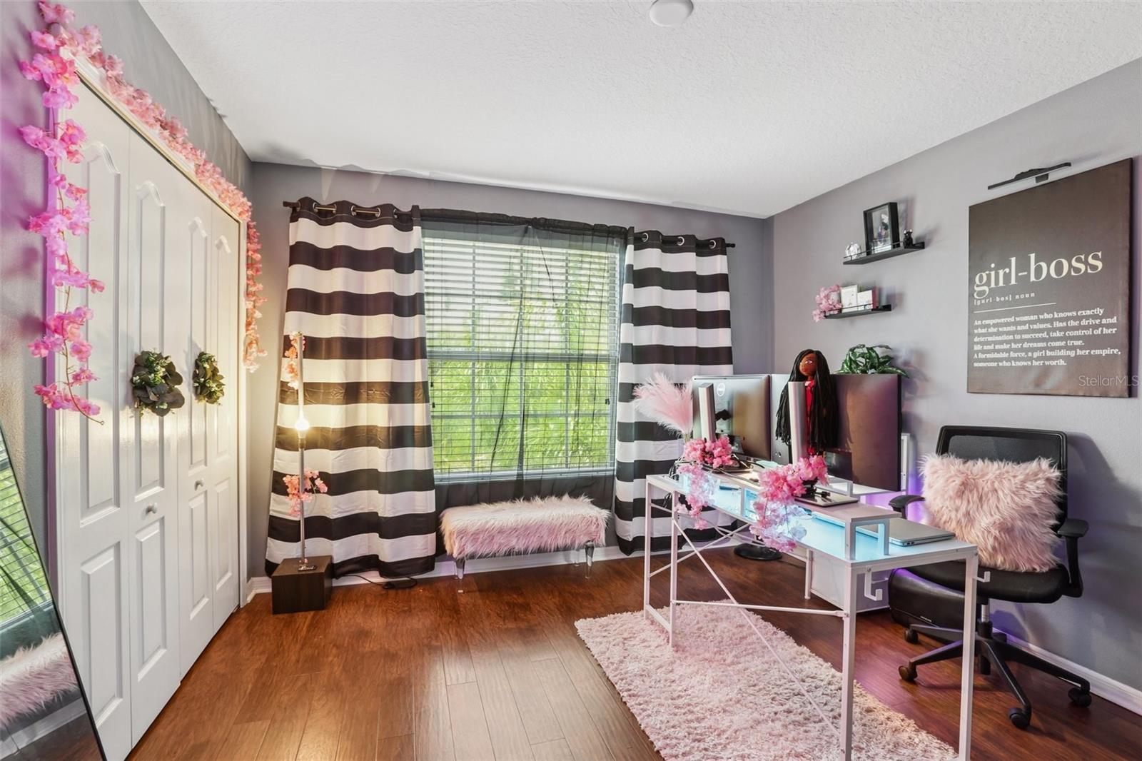 1811 PALM WARBLER LN