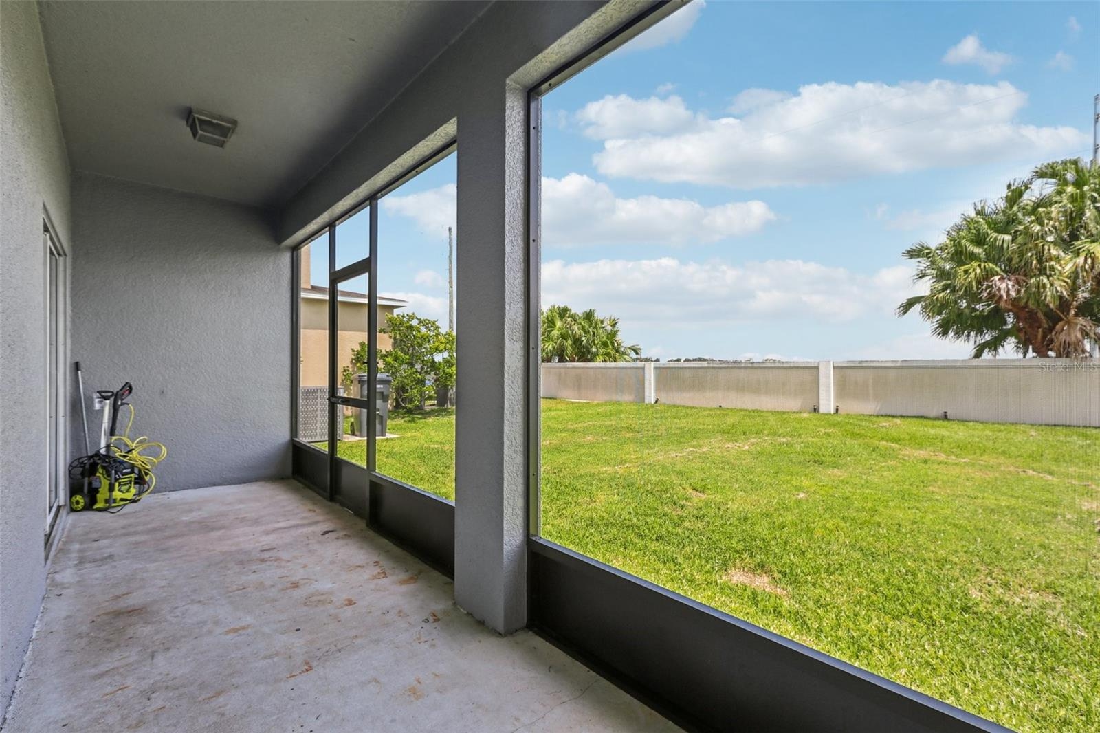 1811 PALM WARBLER LN