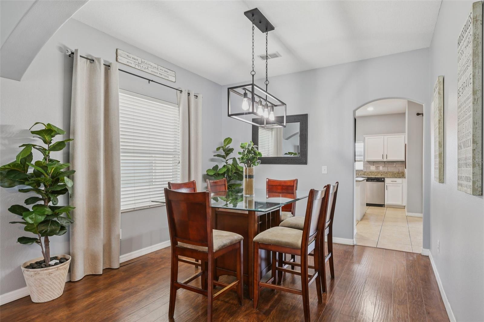 1811 PALM WARBLER LN