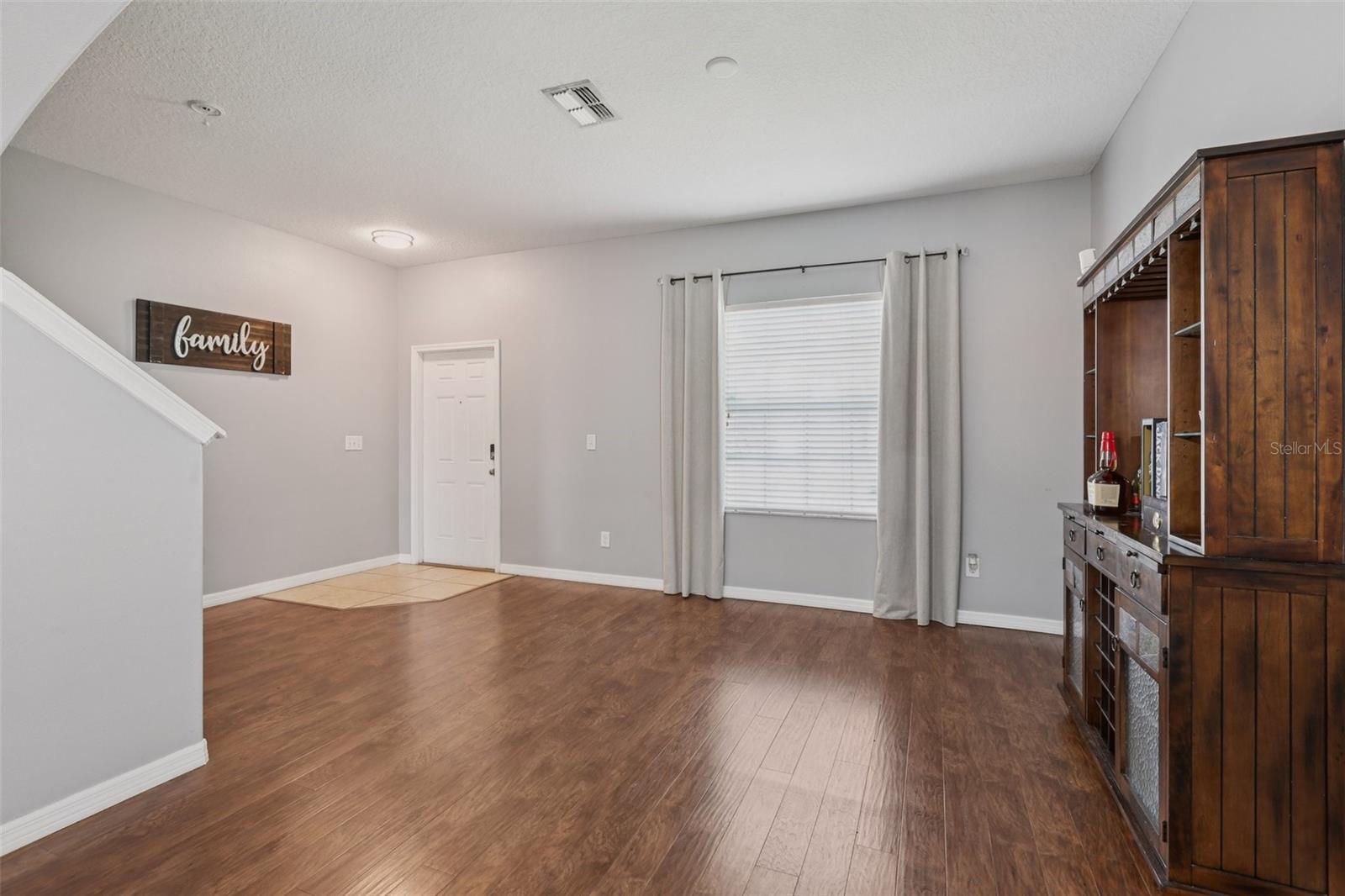 1811 PALM WARBLER LN