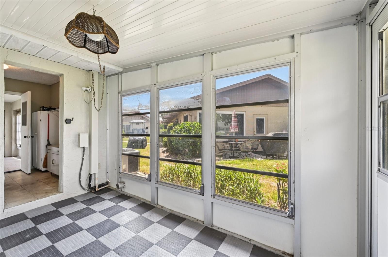 1908 CANTERBURY LN #25