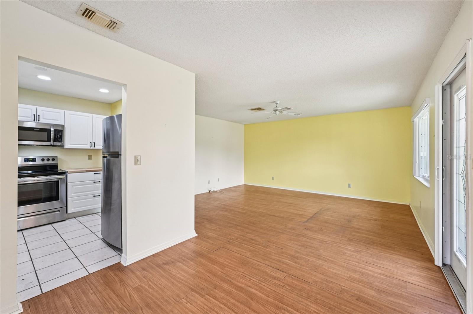 1908 CANTERBURY LN #25